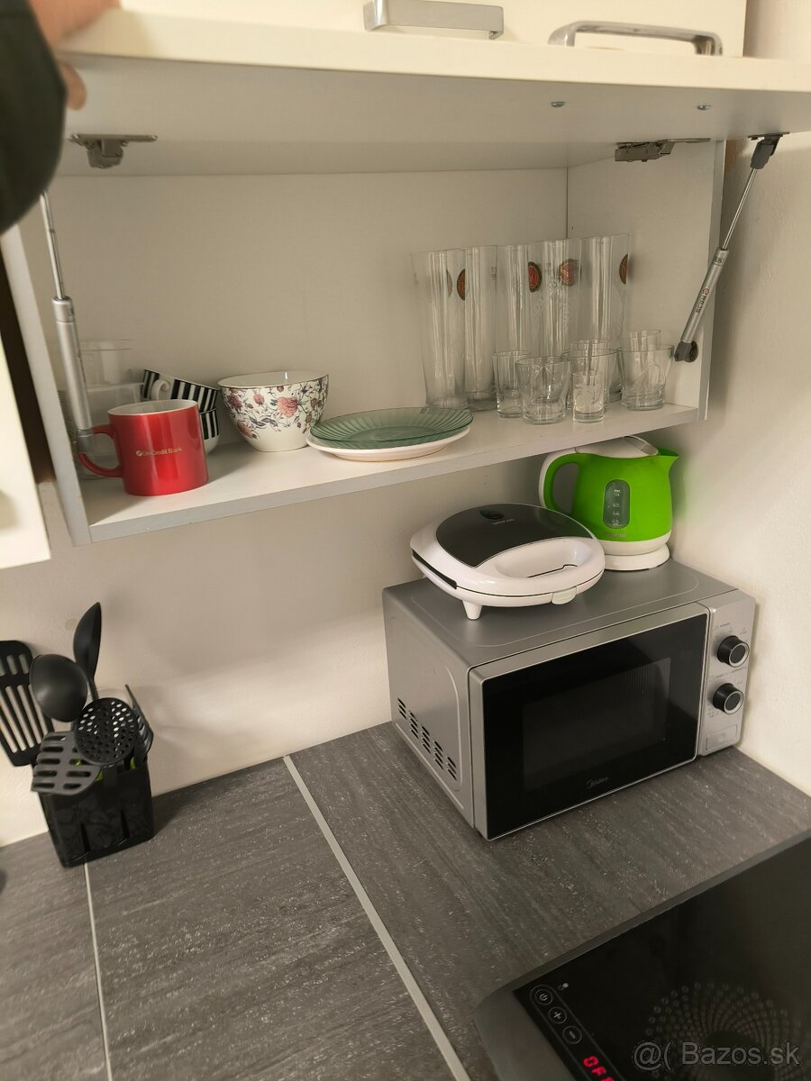 Prenajmem 1 izbový malý apartmán - garzónku - 9