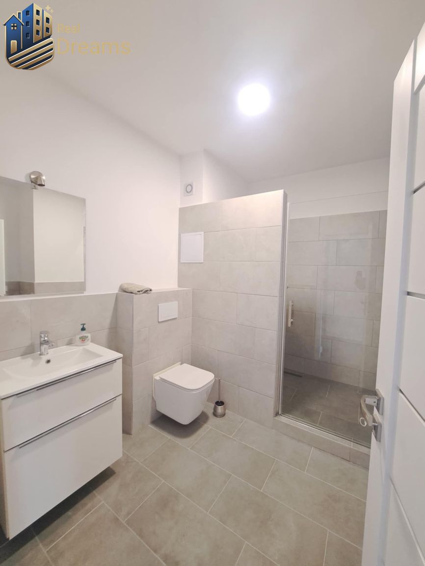 SKOLAUDOVANÉ Posledné voľné obchodné priestory na predaj v - 9