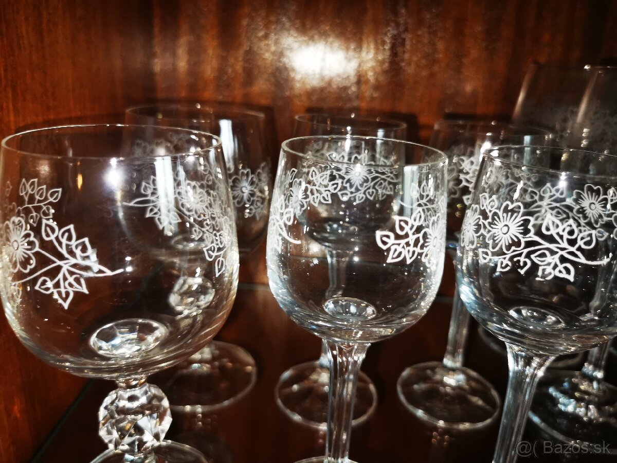 Sada pohárov z 60 rokov - 9