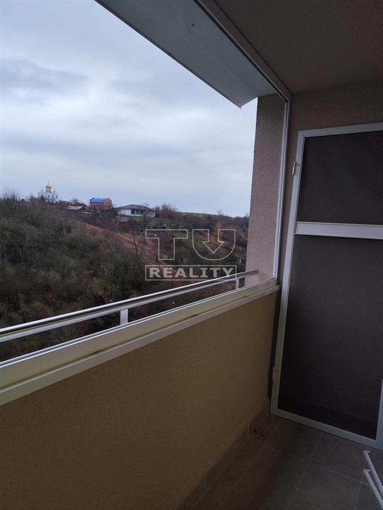 Krásne zrekonštruovaný 4-izbový byt s panoramatickým... - 9