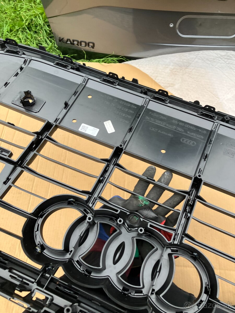 maska mrizka grill audi q7 20- cerna - 9
