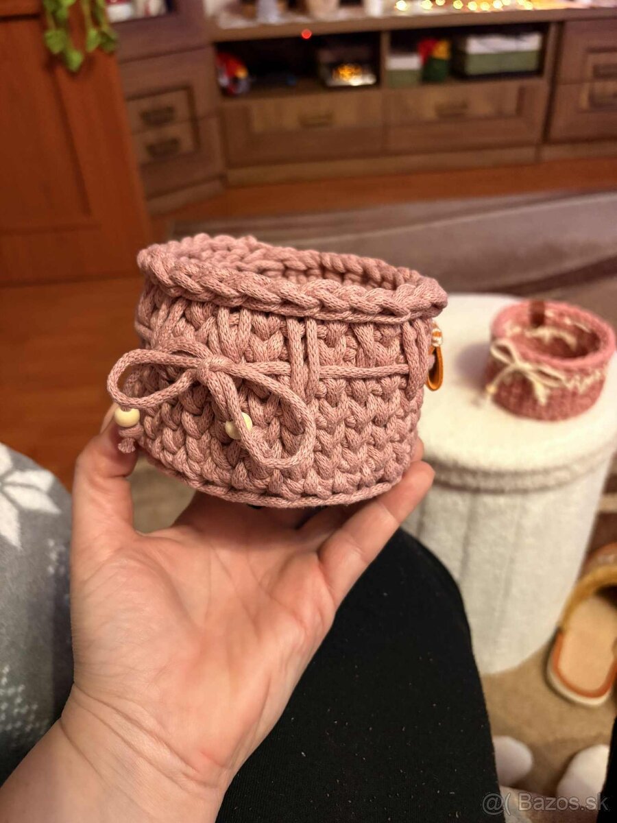 Ručne háčkované kvety, košíčky a dekorácie 🌹🌷🧶🧵 - 9