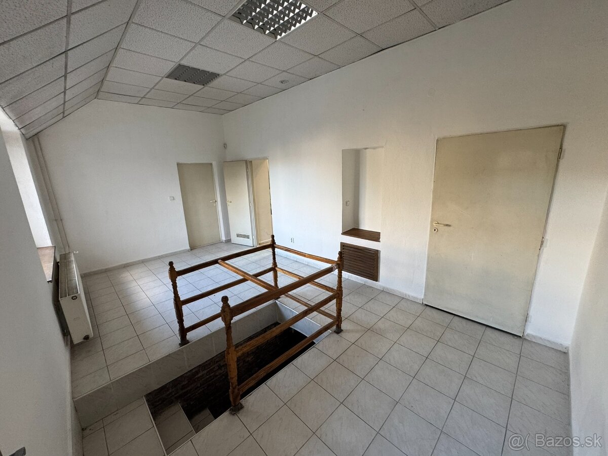 Mimoriadne zníženie ceny BÝVAJTE A PODNIKAJTE v centre Lučen - 9