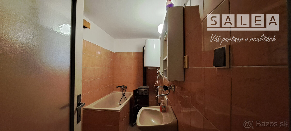 Chata v hornej časti Hronskej Dúbravy na predaj - 9