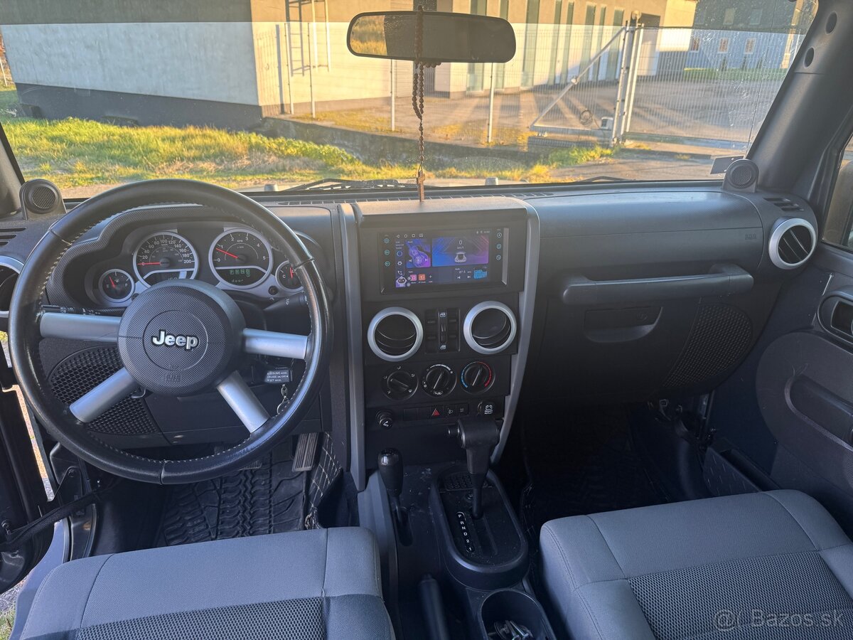 Jeep Wrangler 2.8CRd Sahara automat - 9