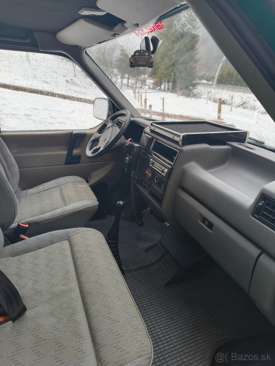 VW Transporter T4 2.4D - 9