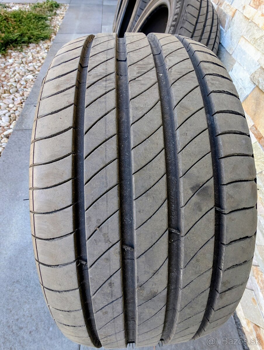 Letné pneu na Teslu 235/45 R18 - 9