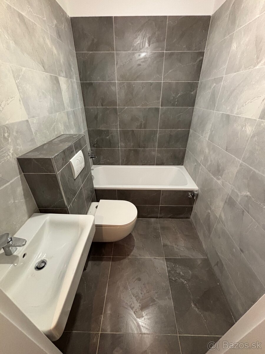 Dvojgarsonka, Znievska, komplet rekonstrukcia - 9