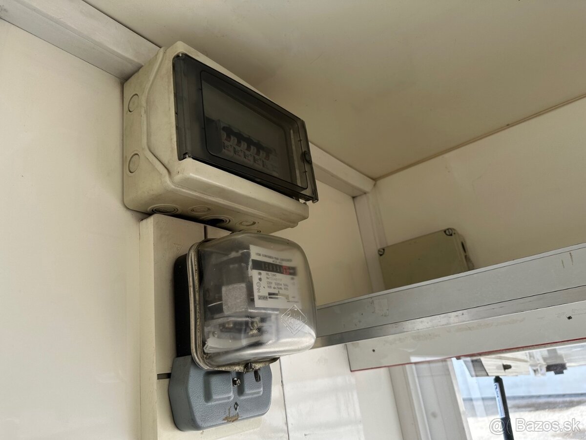 Polcam pojazdná predajňa 2004 VIN 022 - 9
