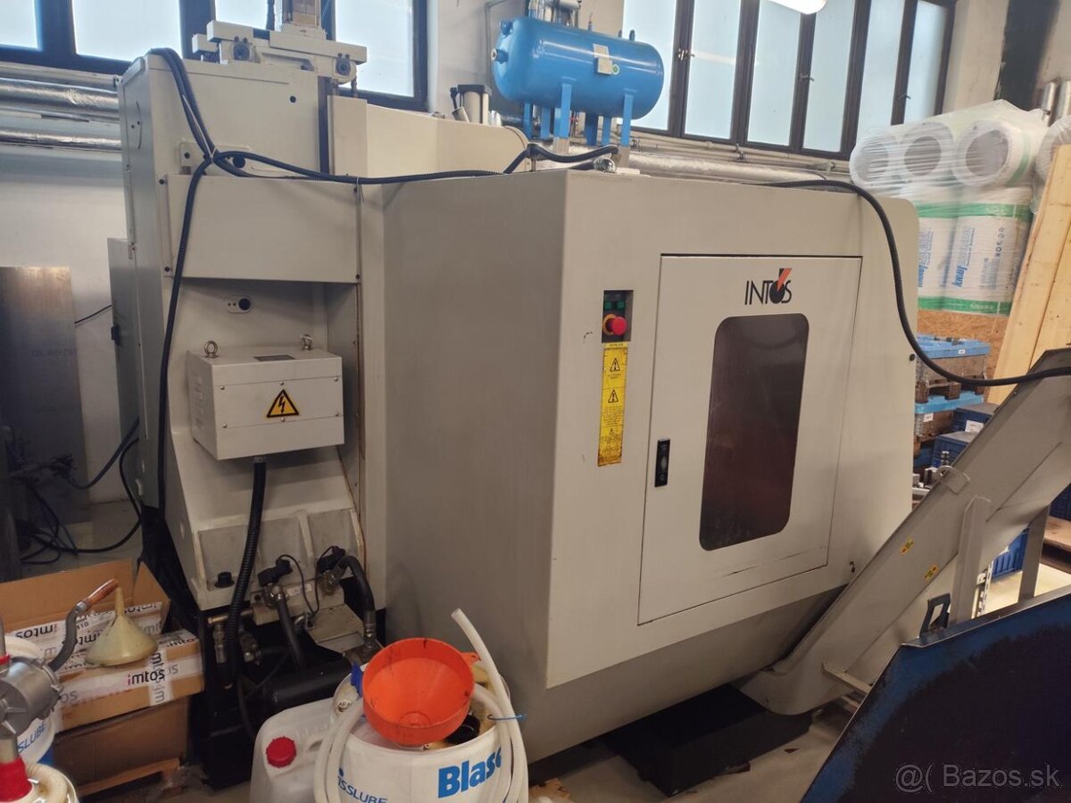 Obráběcí centrum (vertikální) INTOS VOC 1000 - 9