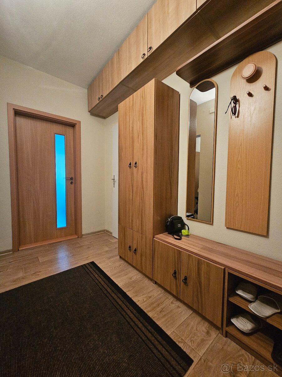 Ponúkam Vám na predaj veľkometrážny 3 izbový byt s balkónom - 9