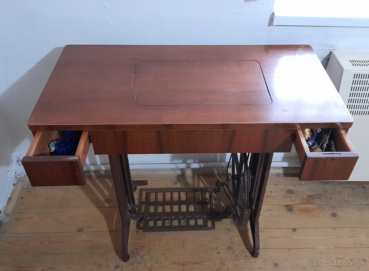 Šijací stroj Lada - 9