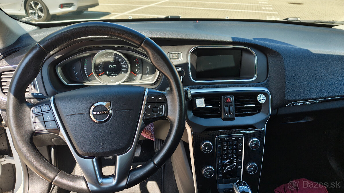 Volvo V40 Cross Country D3....odpočet DPH - 9