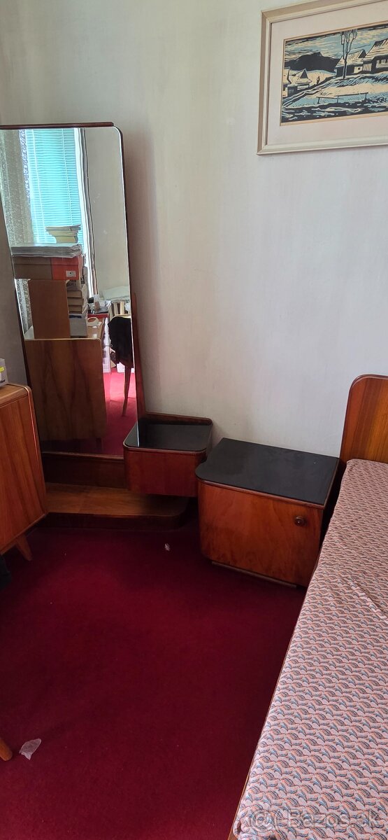 Spálňová zostava, postel,skrine,stolíky,zrkadlo - 9