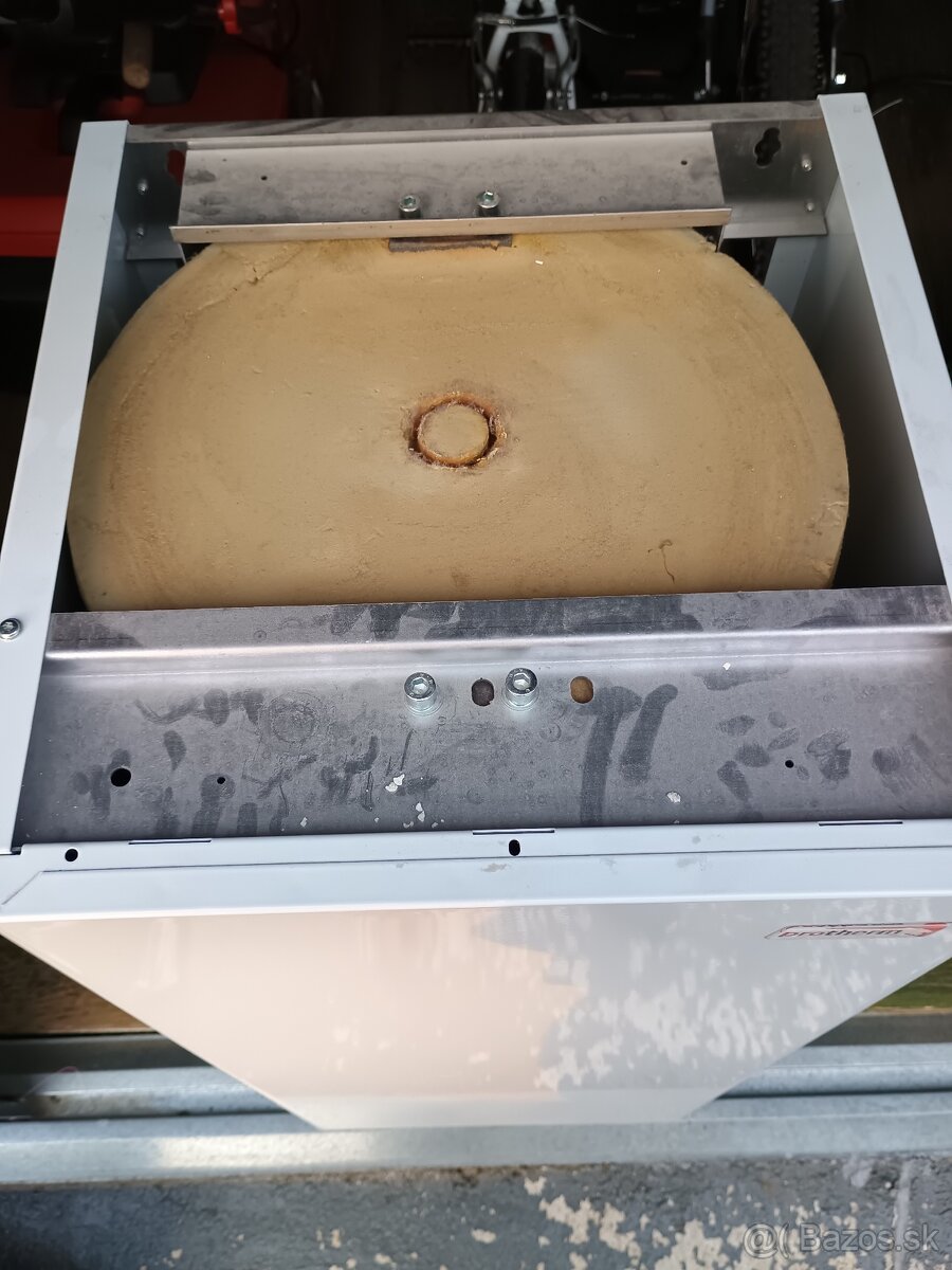 Predám 60l plynový bojler - protherm - 9