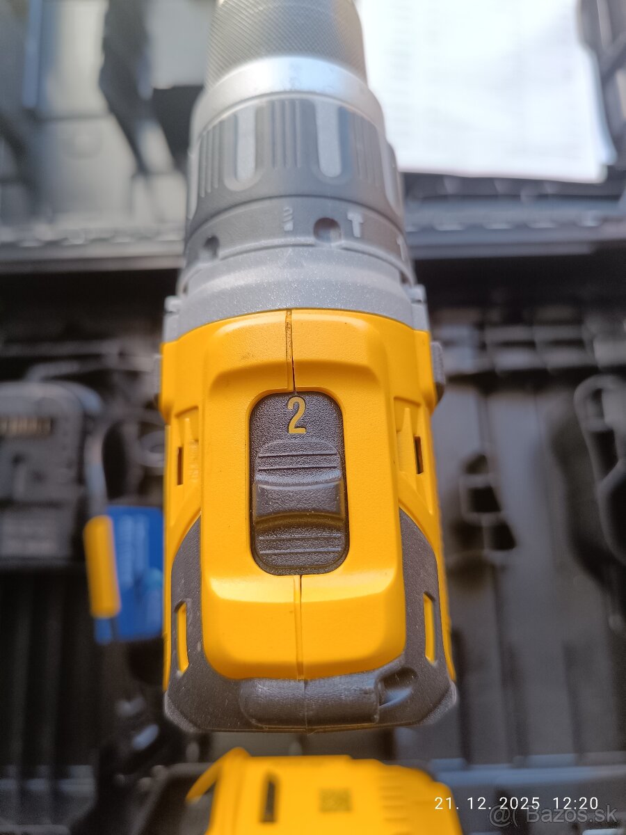 DeWALT DCD796D2 Aku vŕtačka + 2x2ah batérie - 9