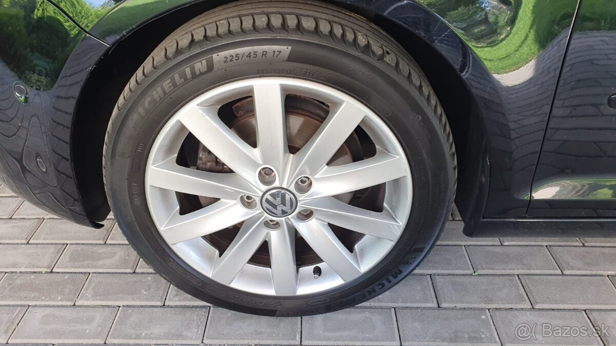 Predam Volkswagen Golf 6 Plus 2.0 TDI Highline Full Vybava - 9