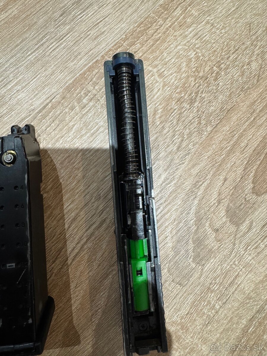 Glock 17 BlowBack Green Gas (airsoft) - 9