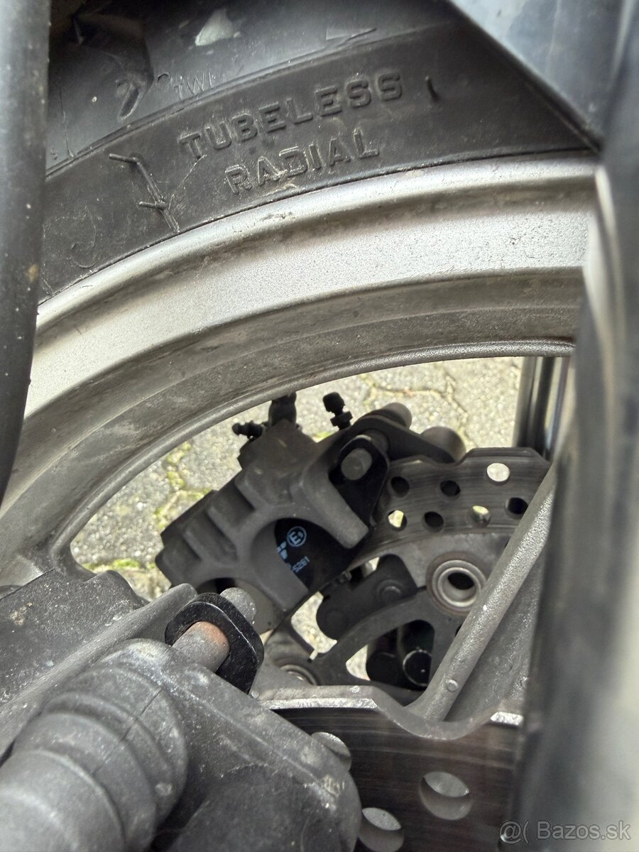 Kawasaki Versys 650 (2007) – 35 kW, vhodná na A2 - 9