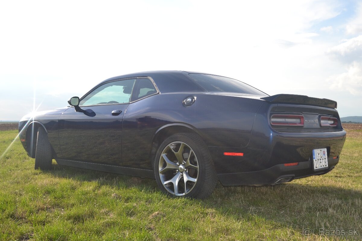 Dodge Challenger - 9