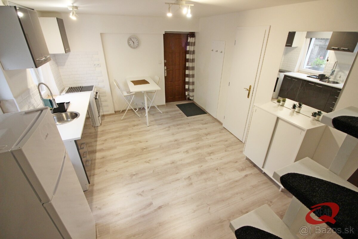 ZARIADENÝ MEZONETOVÝ BYT V RODINNOM DOME - 9