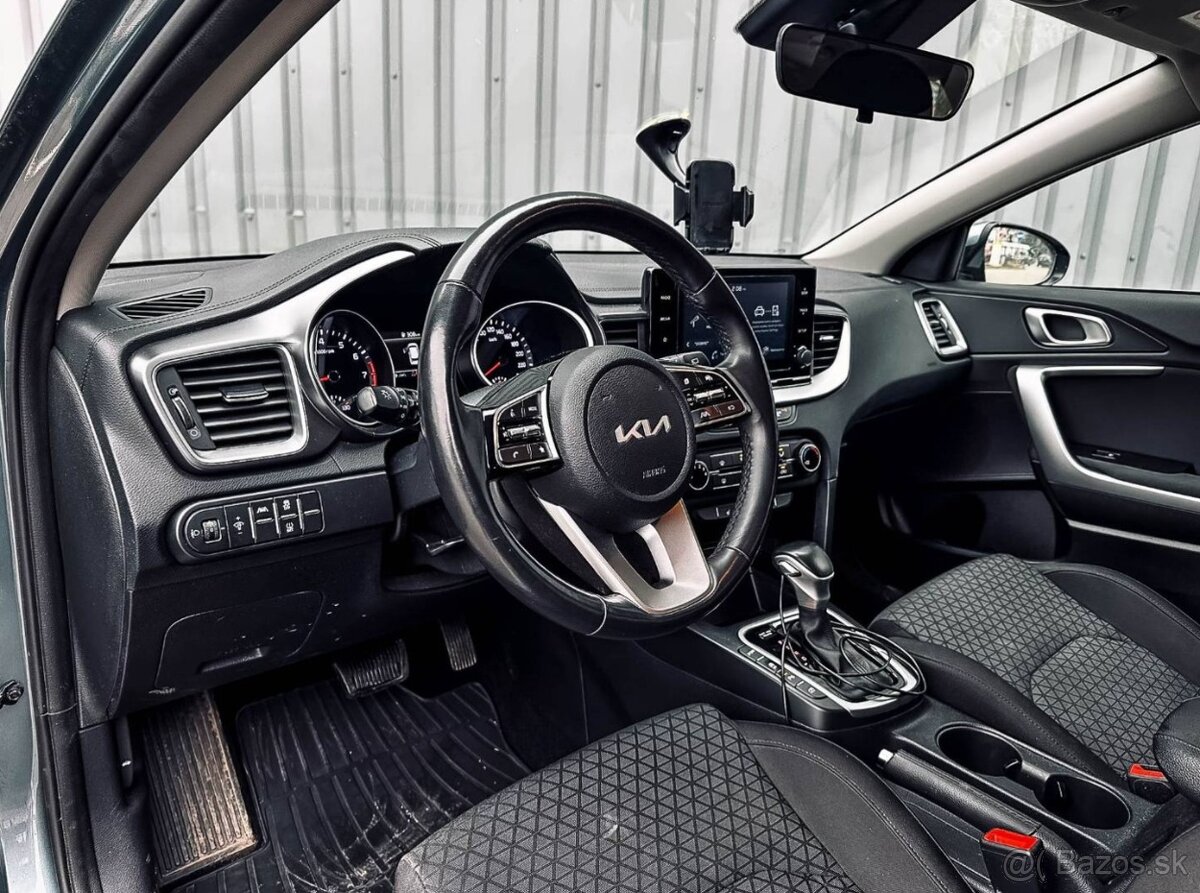 Kia Ceed SW 1.5 T-GDi Silver A/T - 9