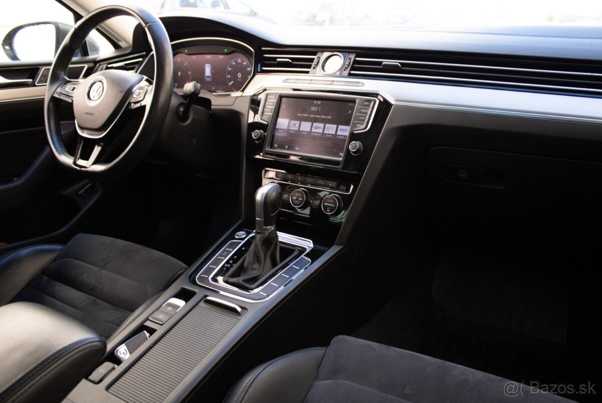 Volkswagen Passat Variant R-Line - 9