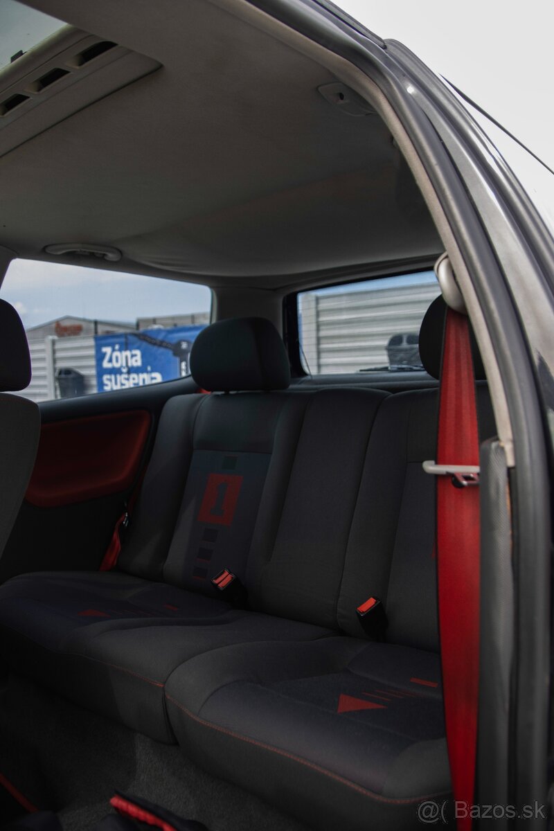 Volkswagen Polo GTI 16V - 9