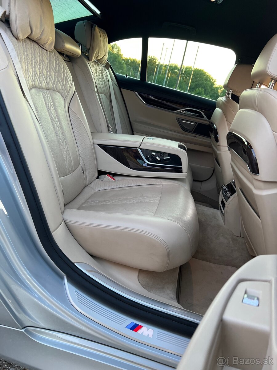 BMW 750i G11 XDrive - 9