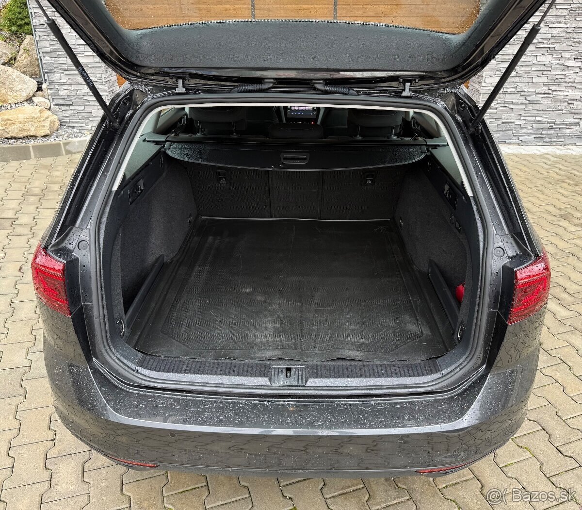 Volkswagen Passat Variant 2.0 TDI EVO Elegance DSG - 9