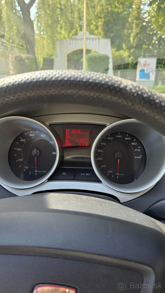 Seat Ibiza 1.4 63Kw r.v 2010 + odoberateľné ťažné - 9