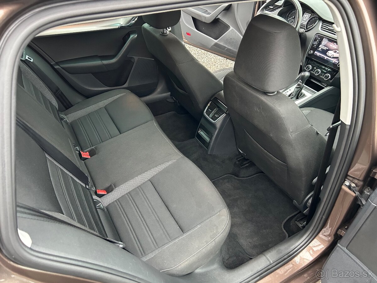 Škoda Octavia Combi 1.6 TDI 115k Active - 9