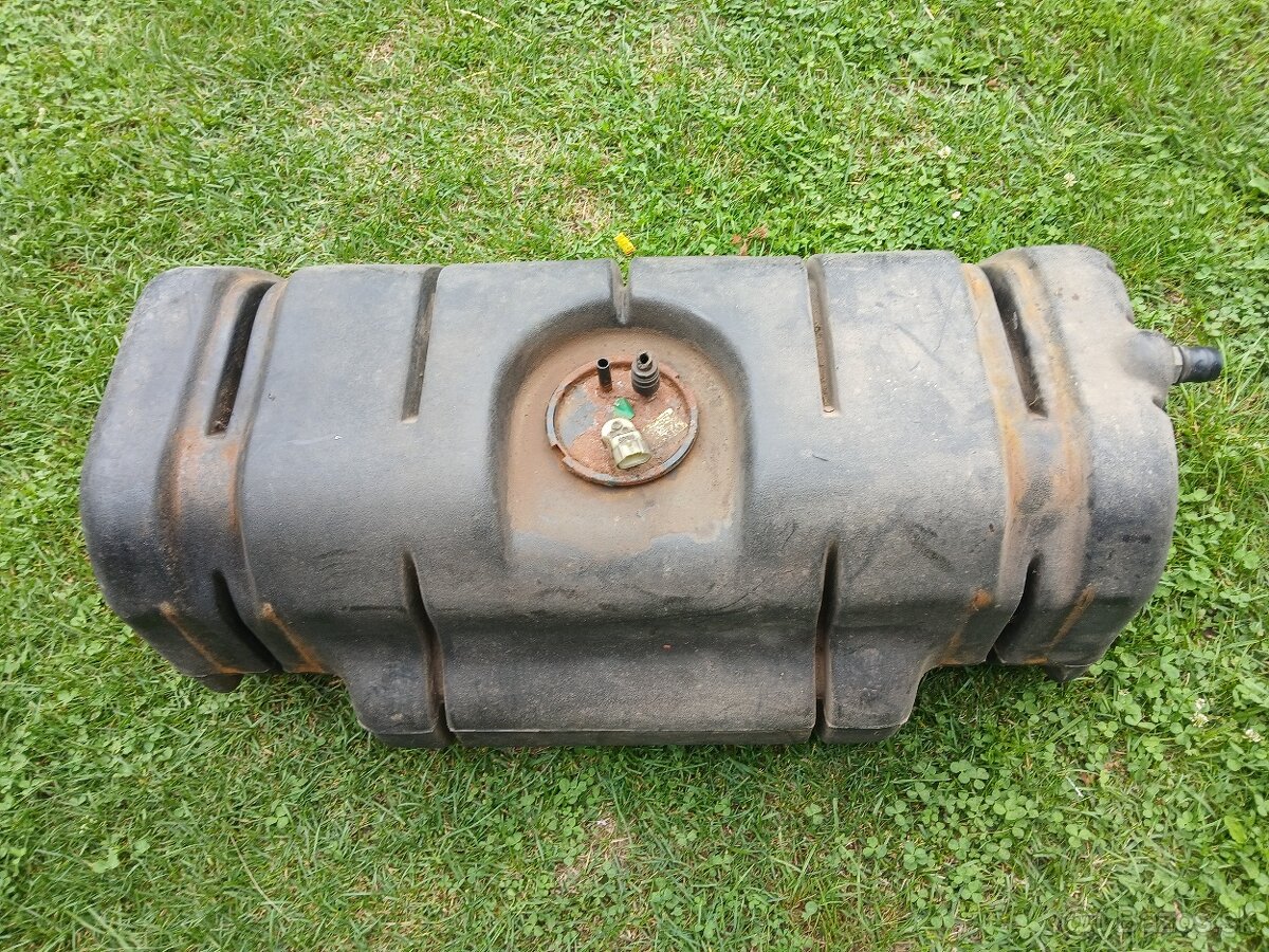 Rozpredam Iveco daily maxi 2.8 - 9