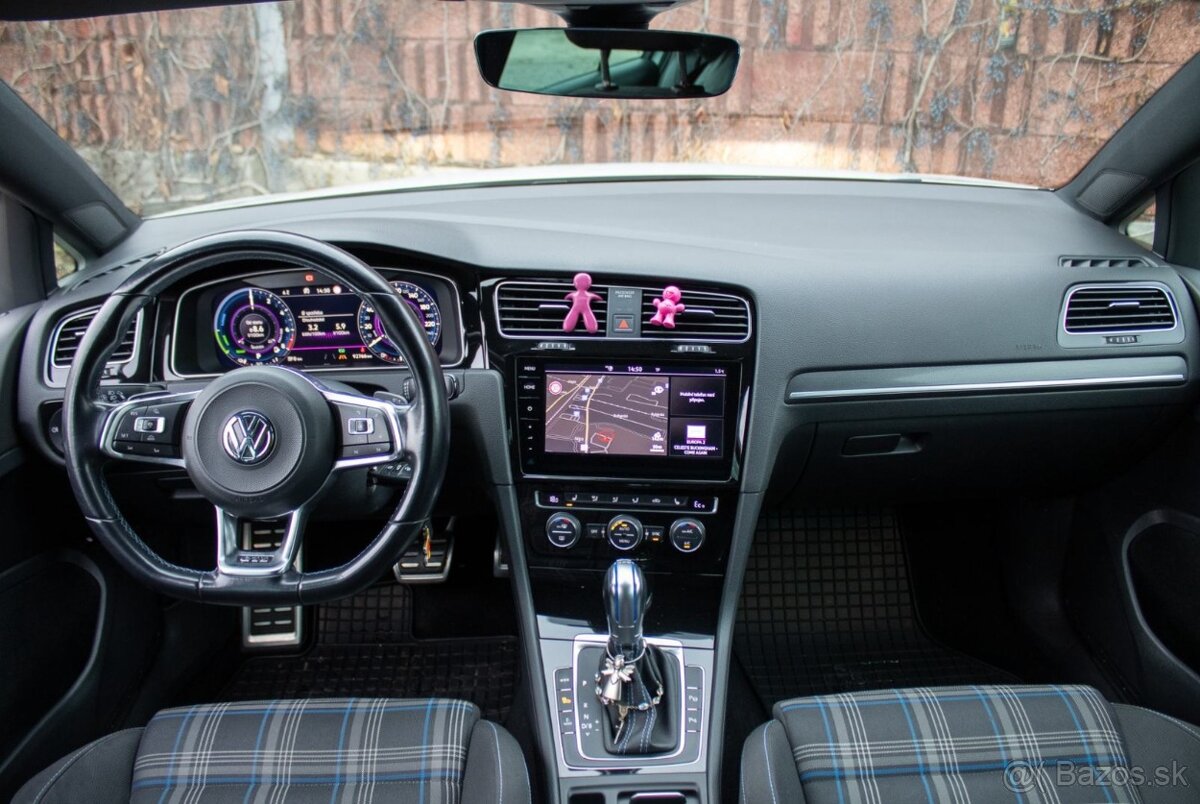 Volkswagen Golf GTE 1.4TSI Hybrid - 9