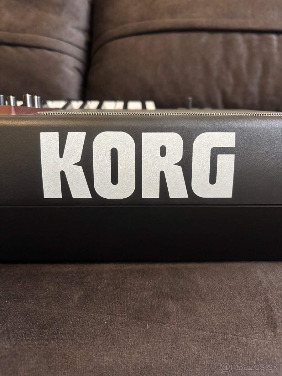 Predám KORG Pa700 - 9