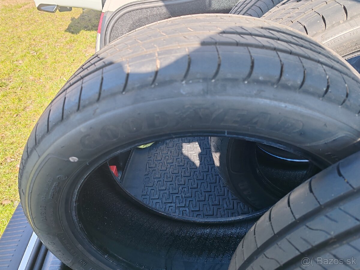 205/50 r17 goodyear . - 9