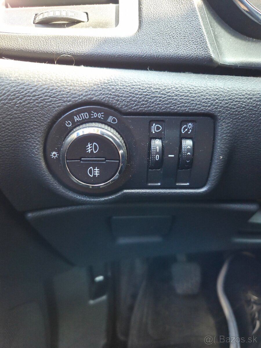 Opel Astra J 1.4 Turbo - 9