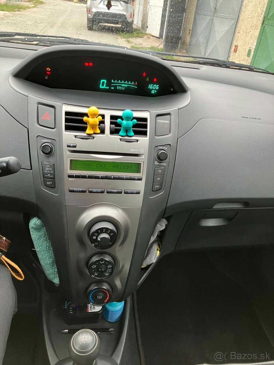 Toyota Yaris - 9