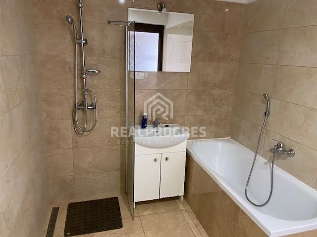 Na predaj rodinný dom Hornozoboská Nitra - 9