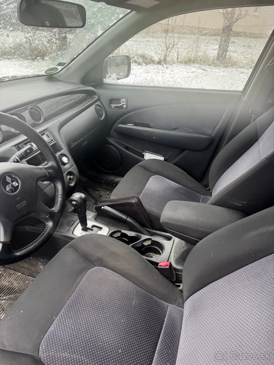 Mitsubishi Outlander 2.4 Benzín 4x4 114KW A/T4 - 9