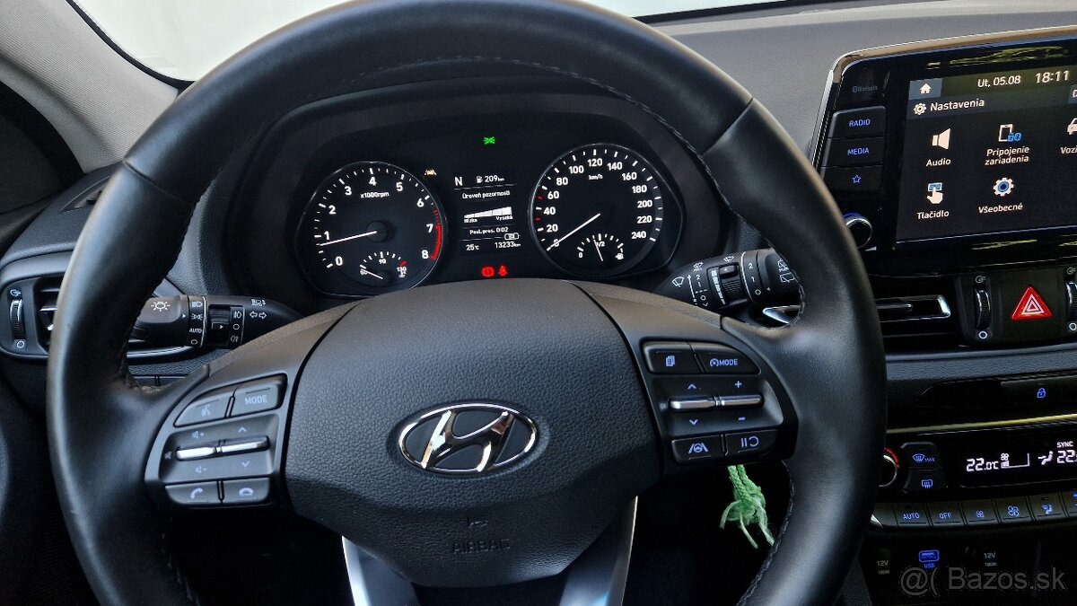 Hyundai i30 1,5 GDi 117kW Edícia 30, 7/2021 - 9