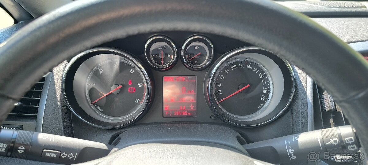 Opel Astra J 2.0 CDTI 121 kw - 9