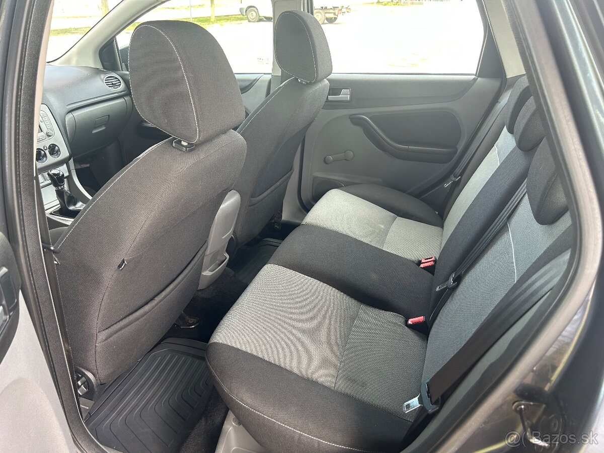 Predám Ford Focus 1.6 TDCi 80kw r.v.2010 - 9