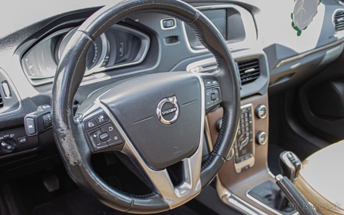 Volvo V40 D2 2.0L 120k Inscription - 9