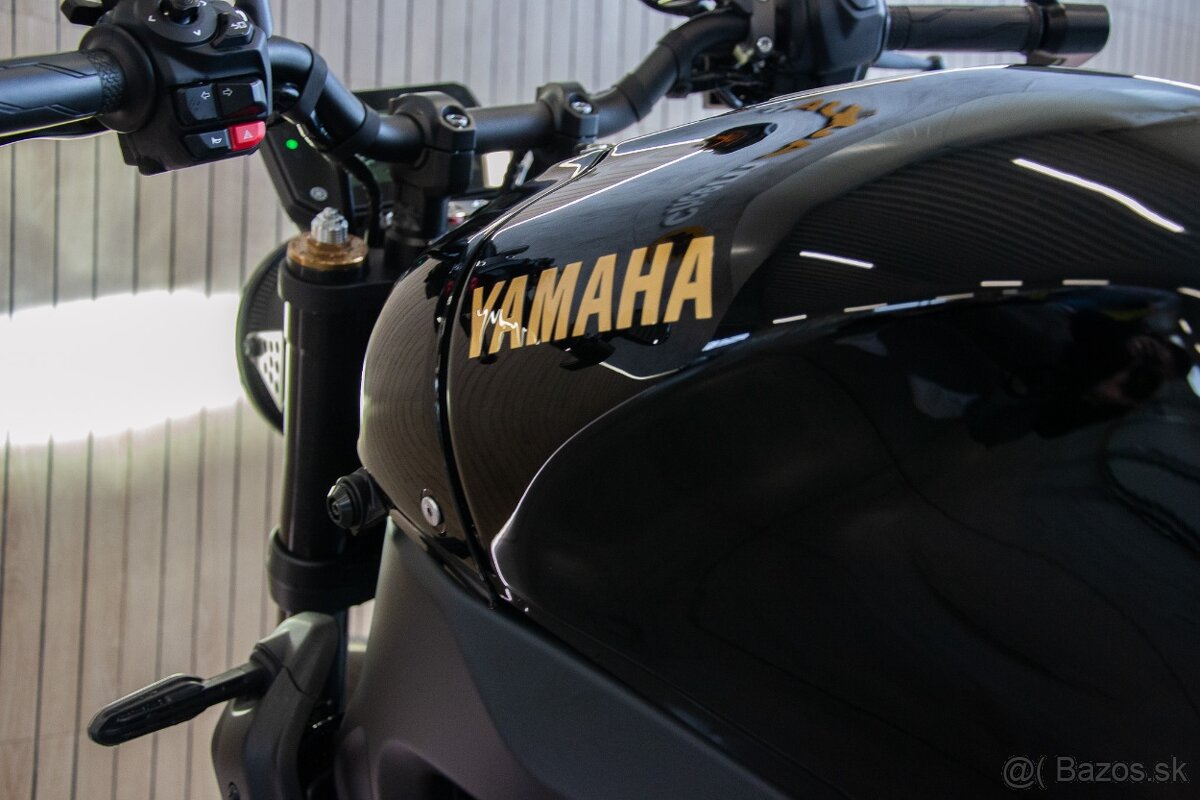Yamaha XSR 900 - 9