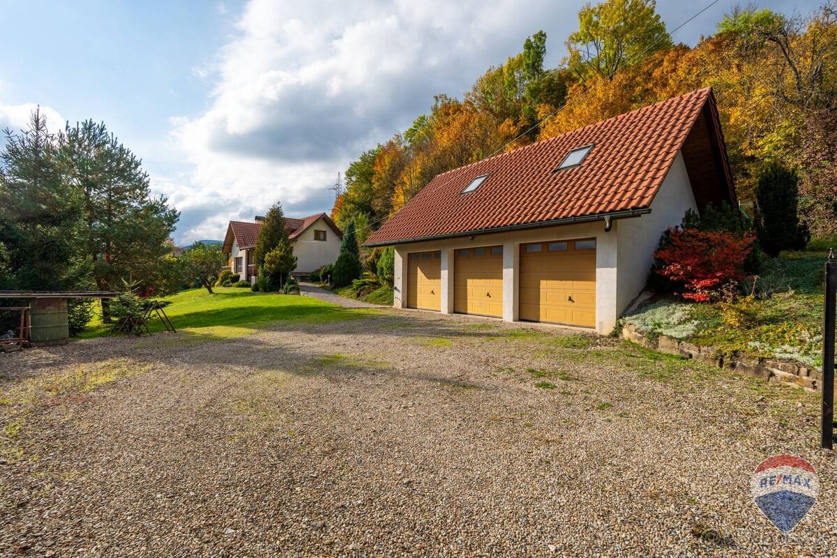 Na predaj charizmatický RD, ktorý ponúka pokojné bývanie v l - 9