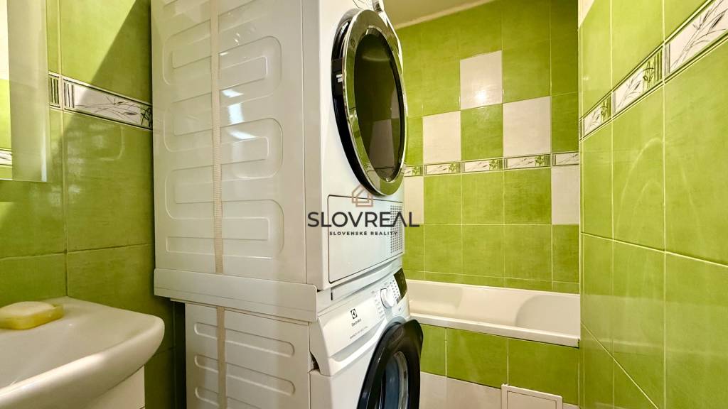 SLOVREAL - predaj 2i byt v neďaleko mesta Kremnica - 9