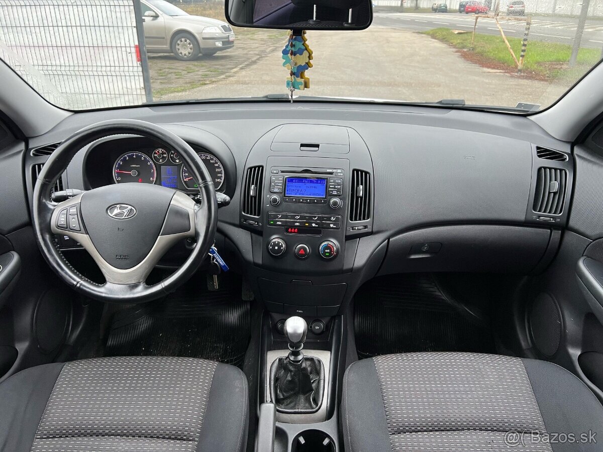 Hyundai i30 1.6 benzín, 84kW, MT/5, rok:08.2007. - 9