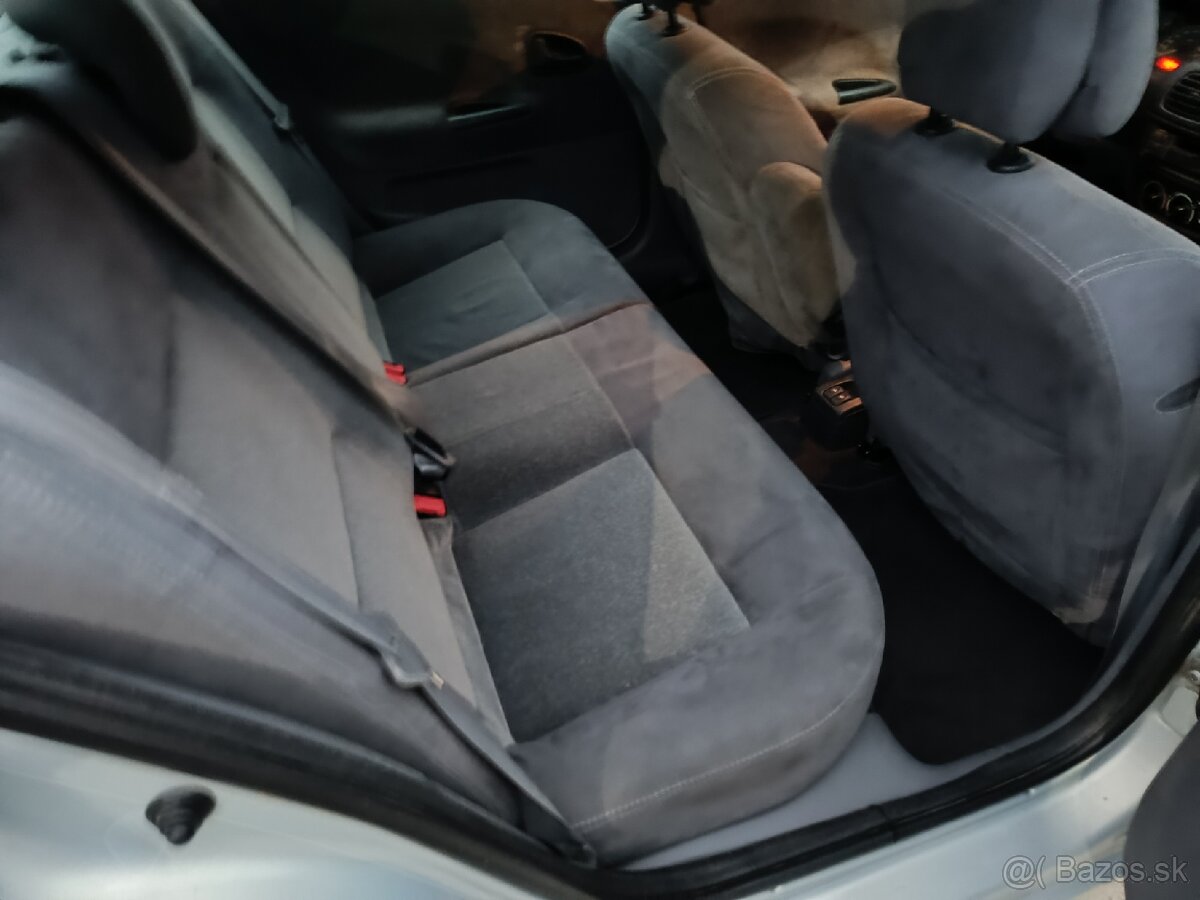 Renault Megane 1,6 16v,r.v.2001,172000 km, manuál - 9