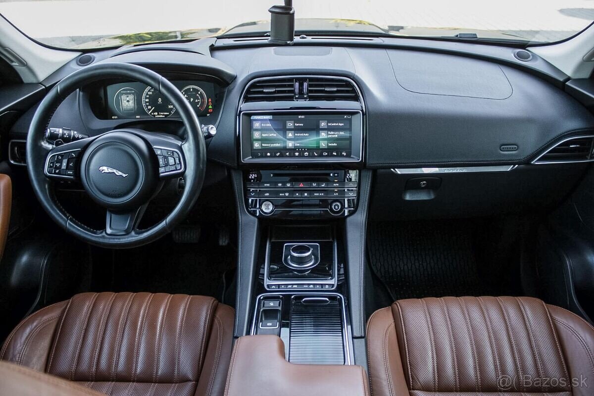 Jaguar F-Pace 30d AWD Portfolio - 9
